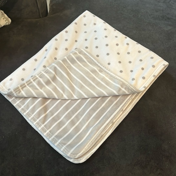 Pottery Barn Kids Baby Blanket Gray & White Polka Dots Stripes Nursery - Picture 1 of 7